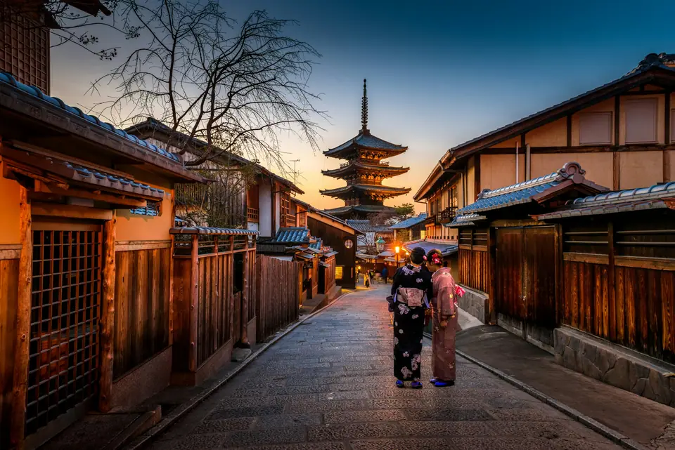 Yasaka Pagoda above a Higashiyama lane