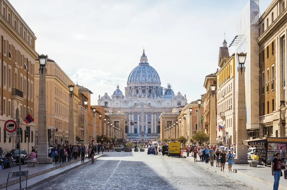 Via della Conciliazione leading to St Peter's Basilica