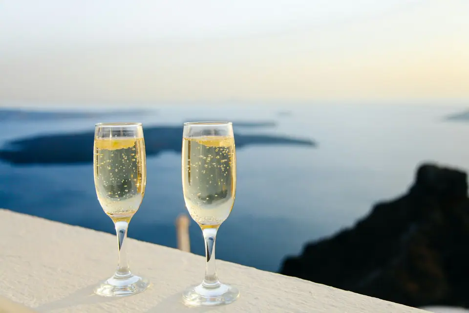 Two glasses of wine above the caldera